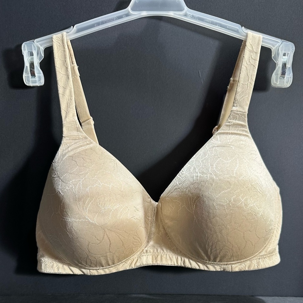 Vanity Fair Cream Full Coverage Bra with Underwire Support
